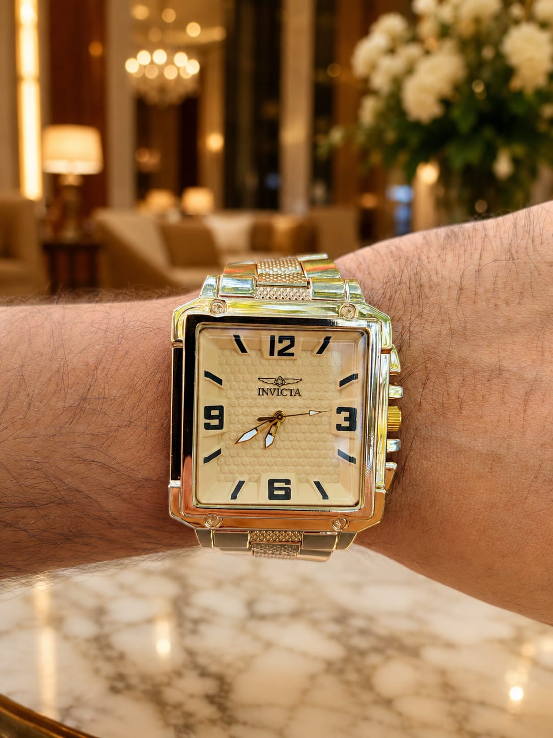 Invicta Square Luxo